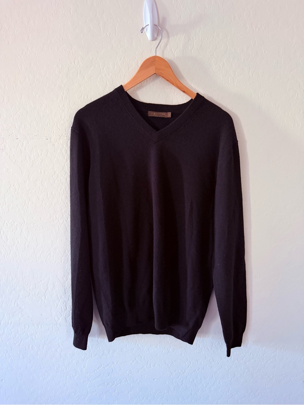 J. Hilburn 100% Cashmere Black V-Neck‎ Sweater Men’s Medium Luxury Knit